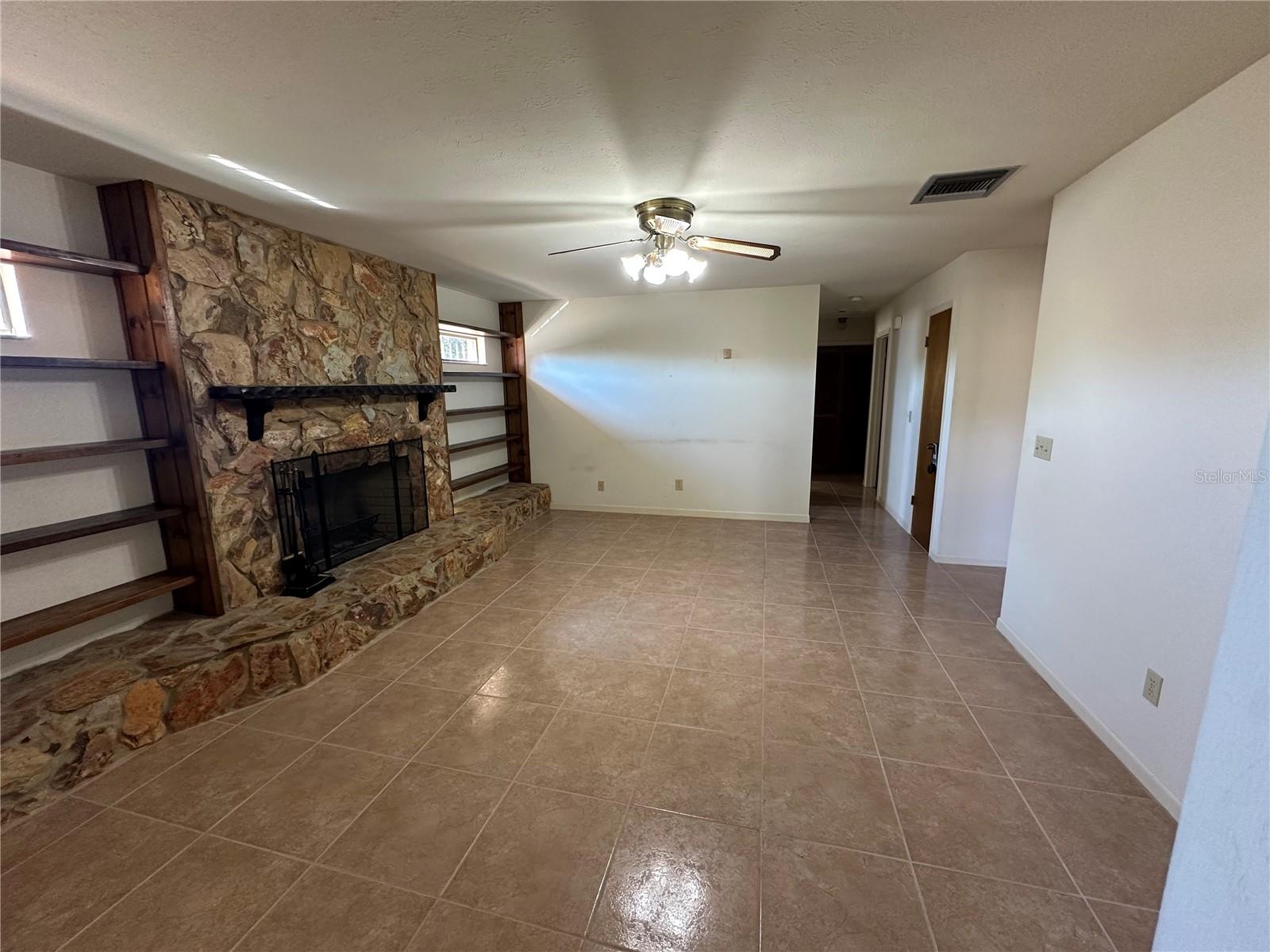 MARPHIL MANOR UNIT 3 - Residential