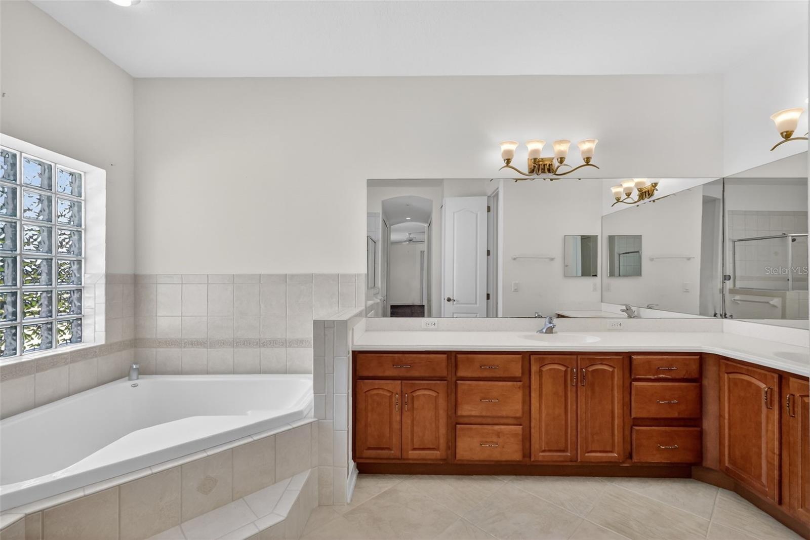 ROYAL TRAILS - Residential