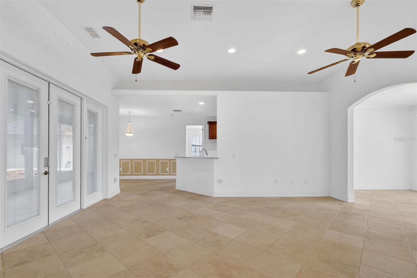 ROYAL TRAILS - Residential