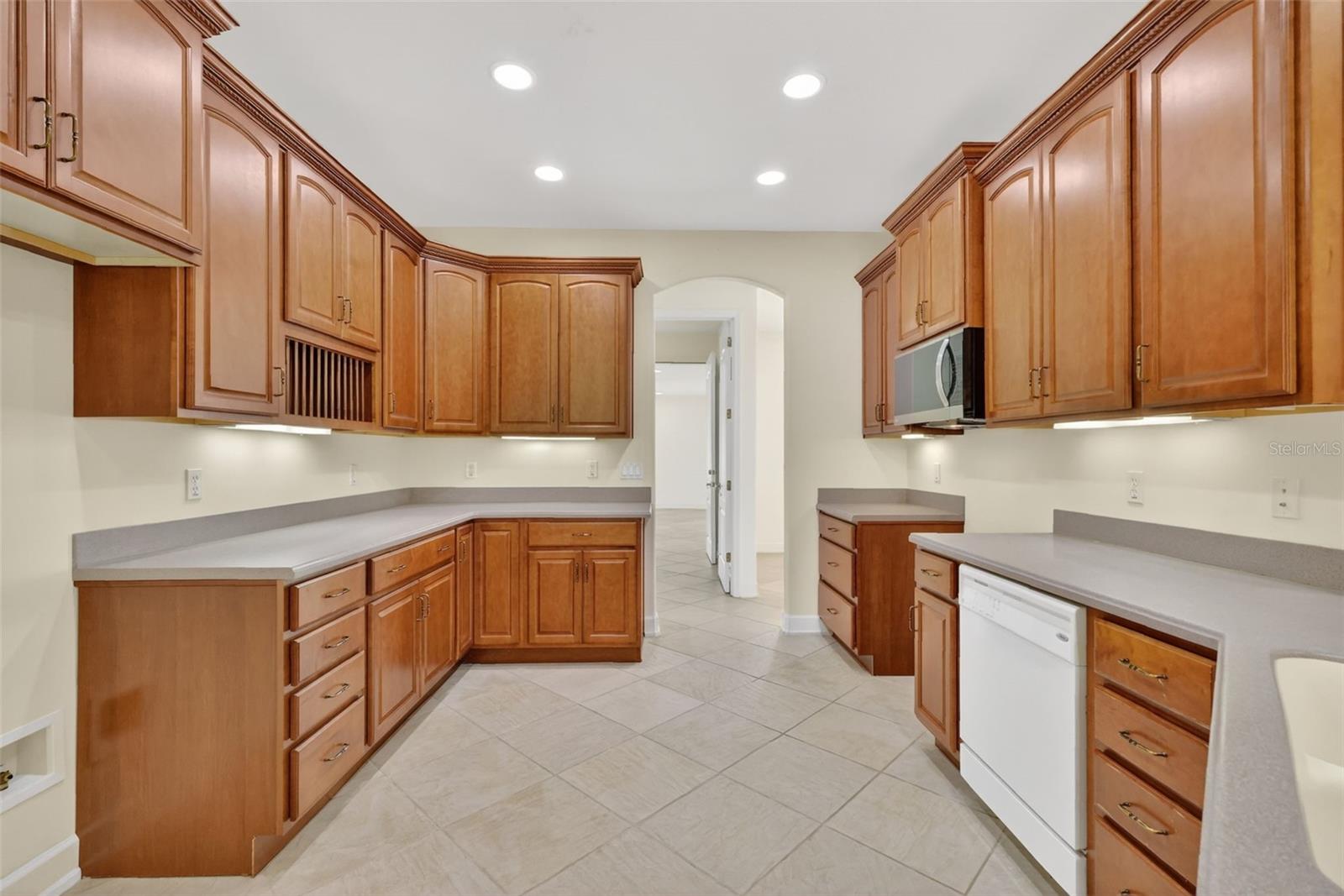 ROYAL TRAILS - Residential