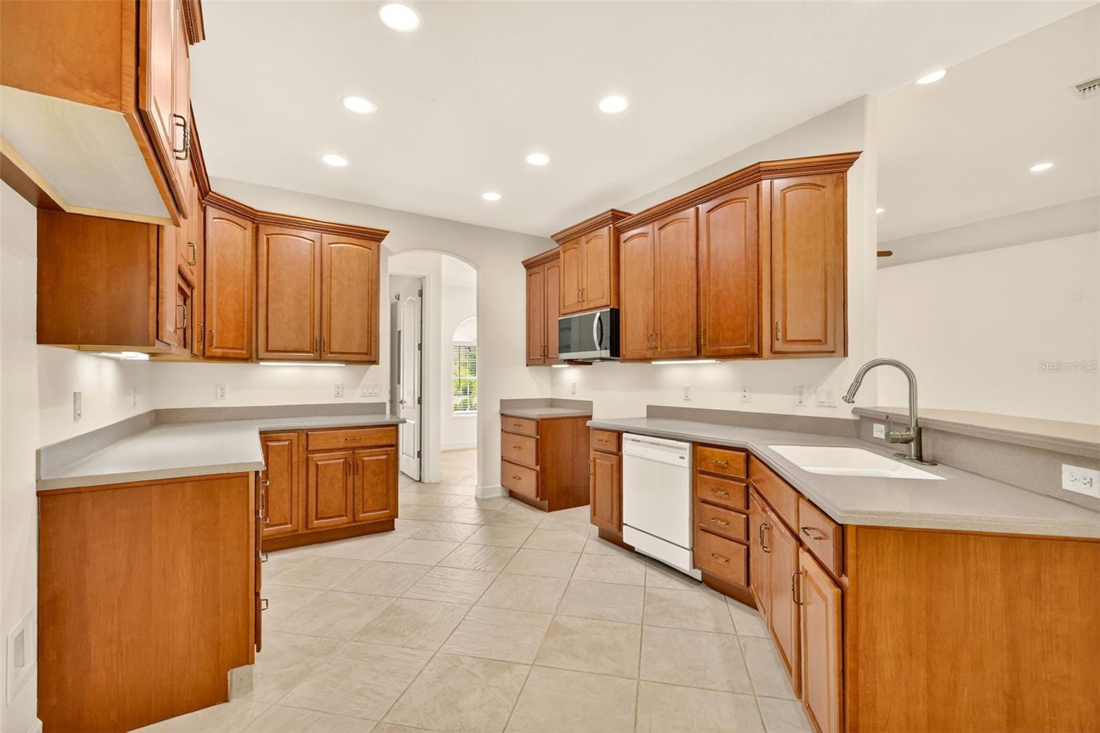 42808 ROYAL TRAILS ROAD