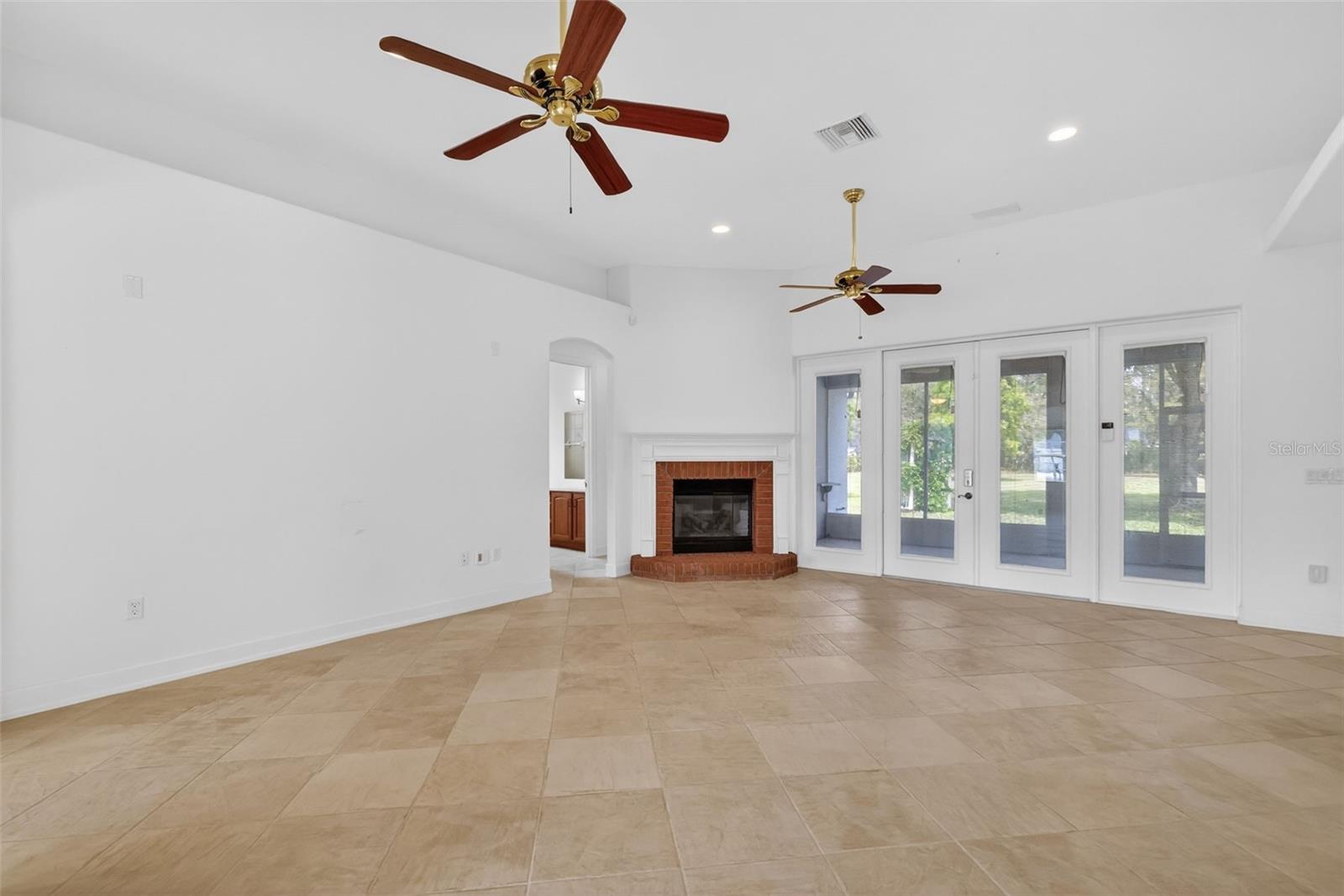 ROYAL TRAILS - Residential