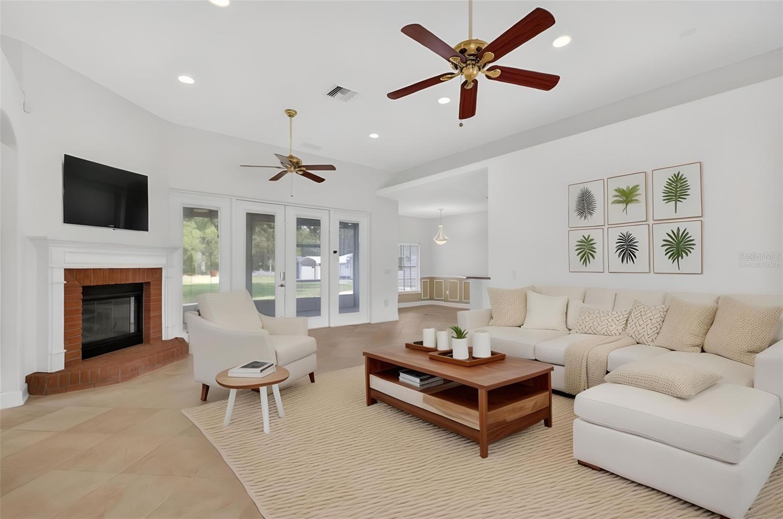 ROYAL TRAILS - Residential