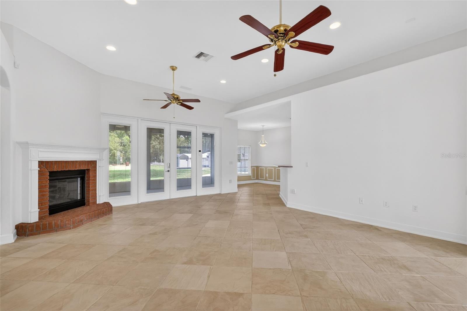 ROYAL TRAILS - Residential