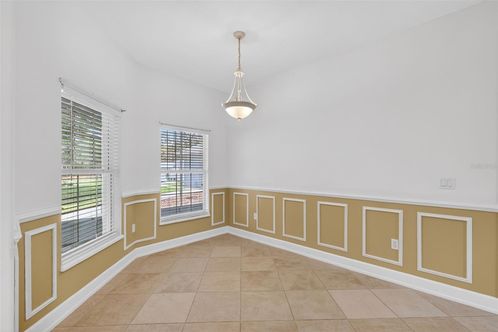 ROYAL TRAILS - Residential