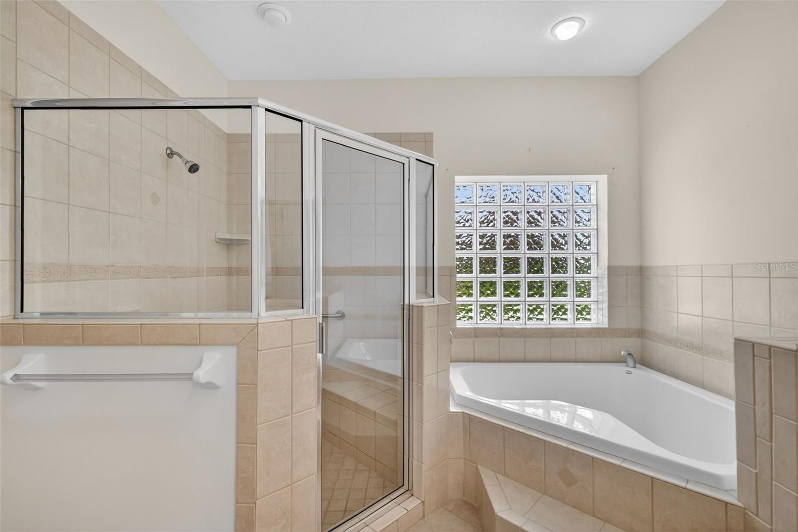 ROYAL TRAILS - Residential