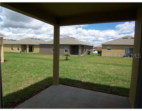 A home in LAKELAND