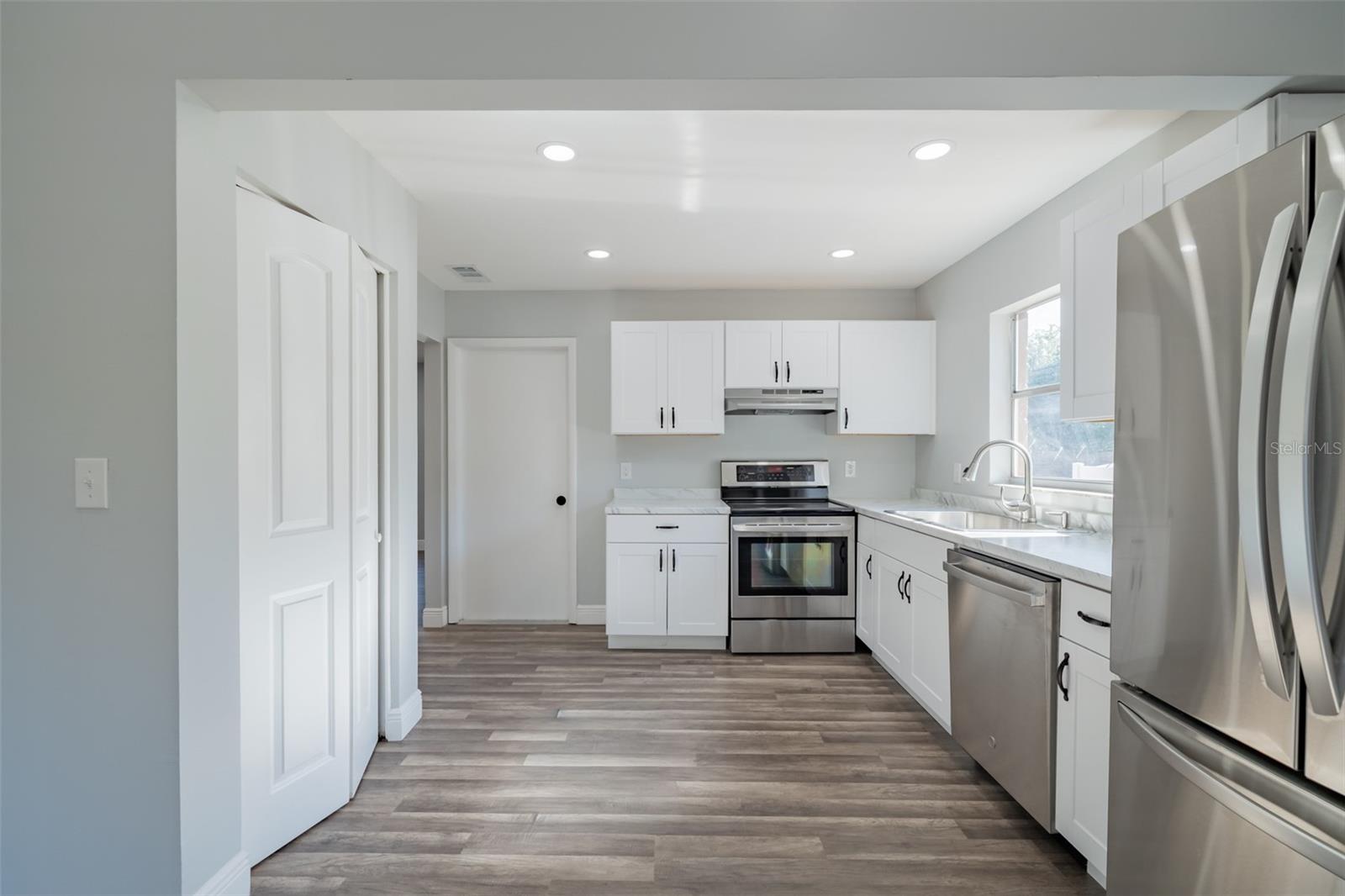 LAZY LANE ESTATES - Residential