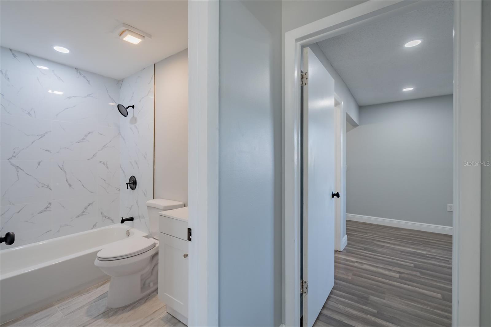 LAZY LANE ESTATES - Residential