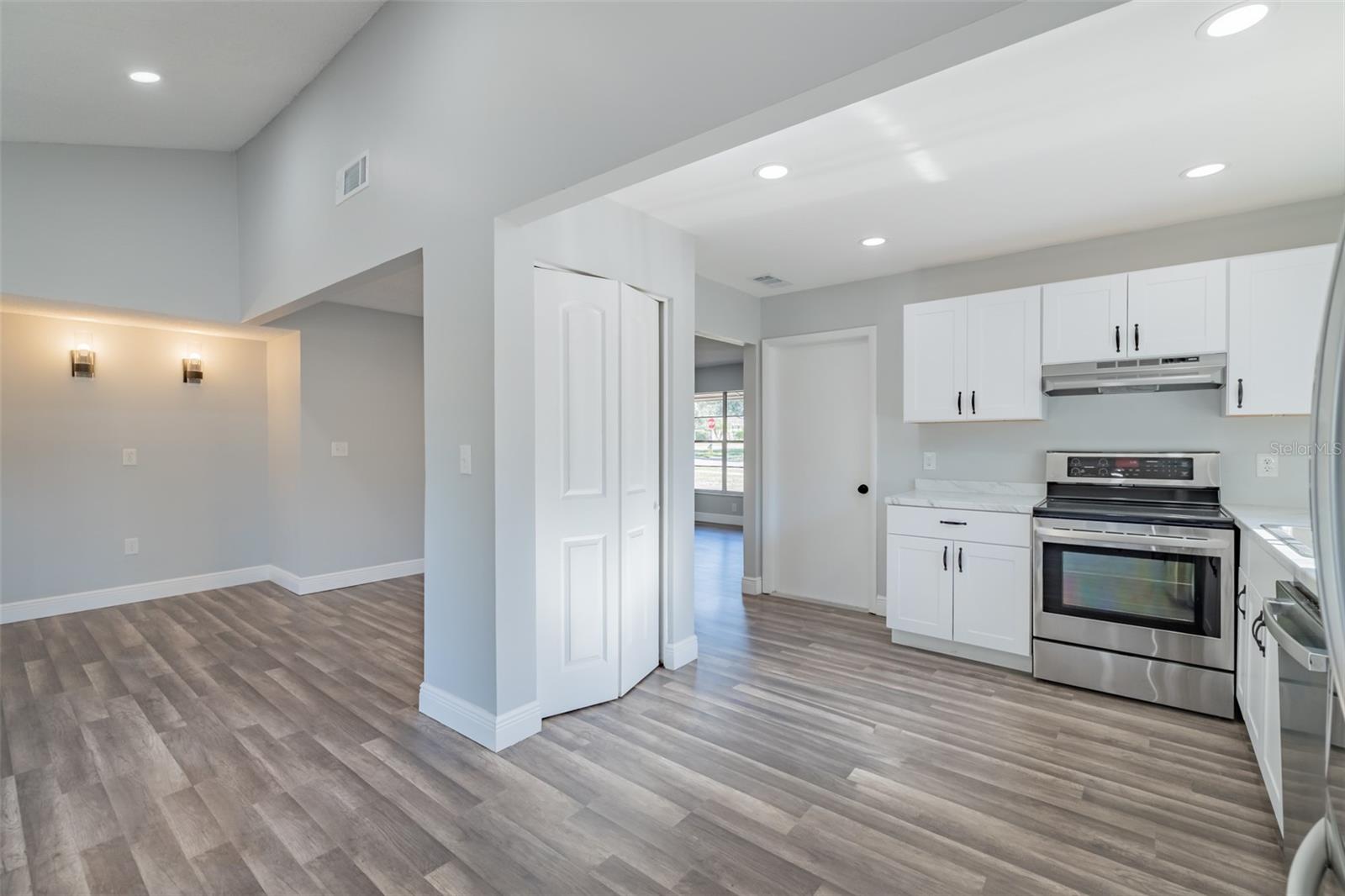 LAZY LANE ESTATES - Residential