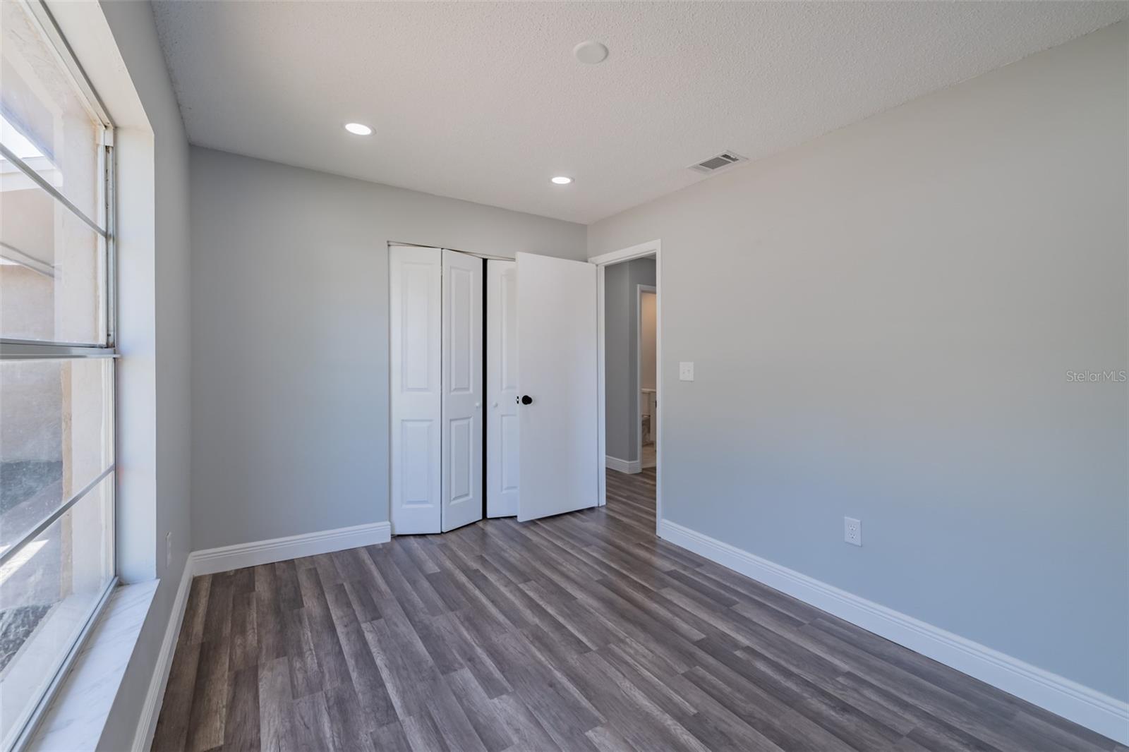 LAZY LANE ESTATES - Residential