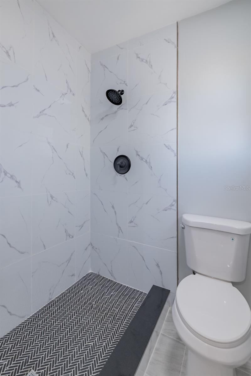 LAZY LANE ESTATES - Residential