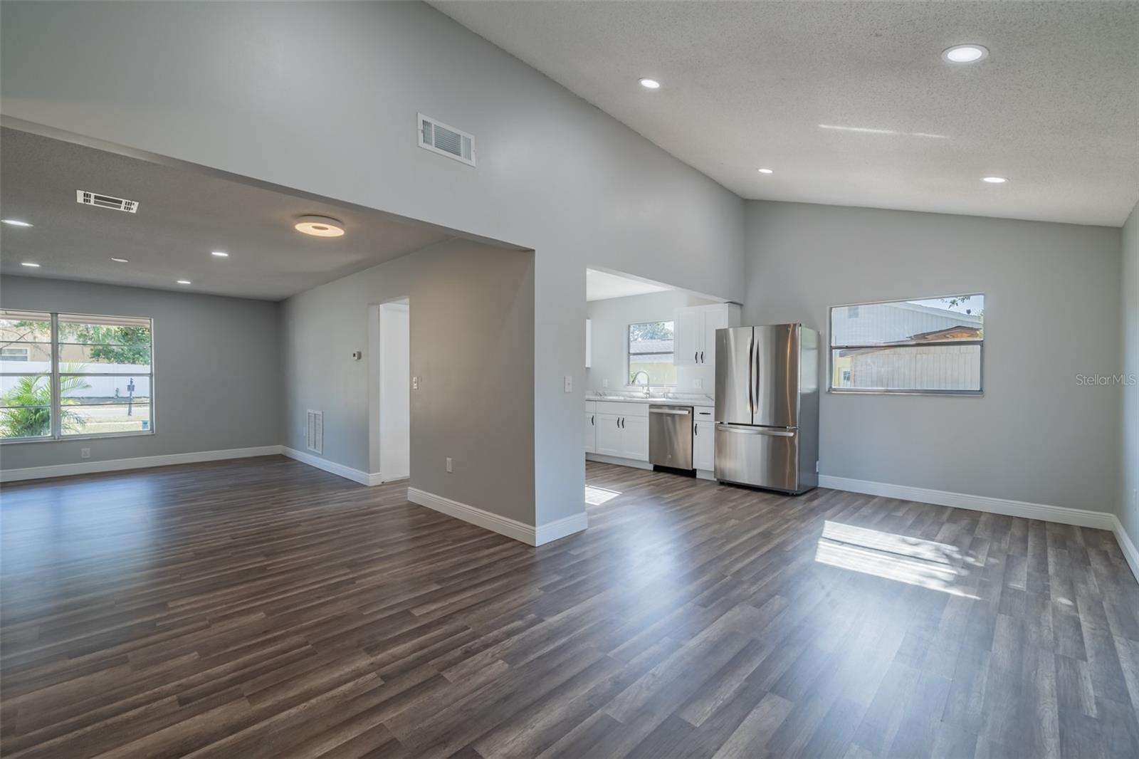 LAZY LANE ESTATES - Residential