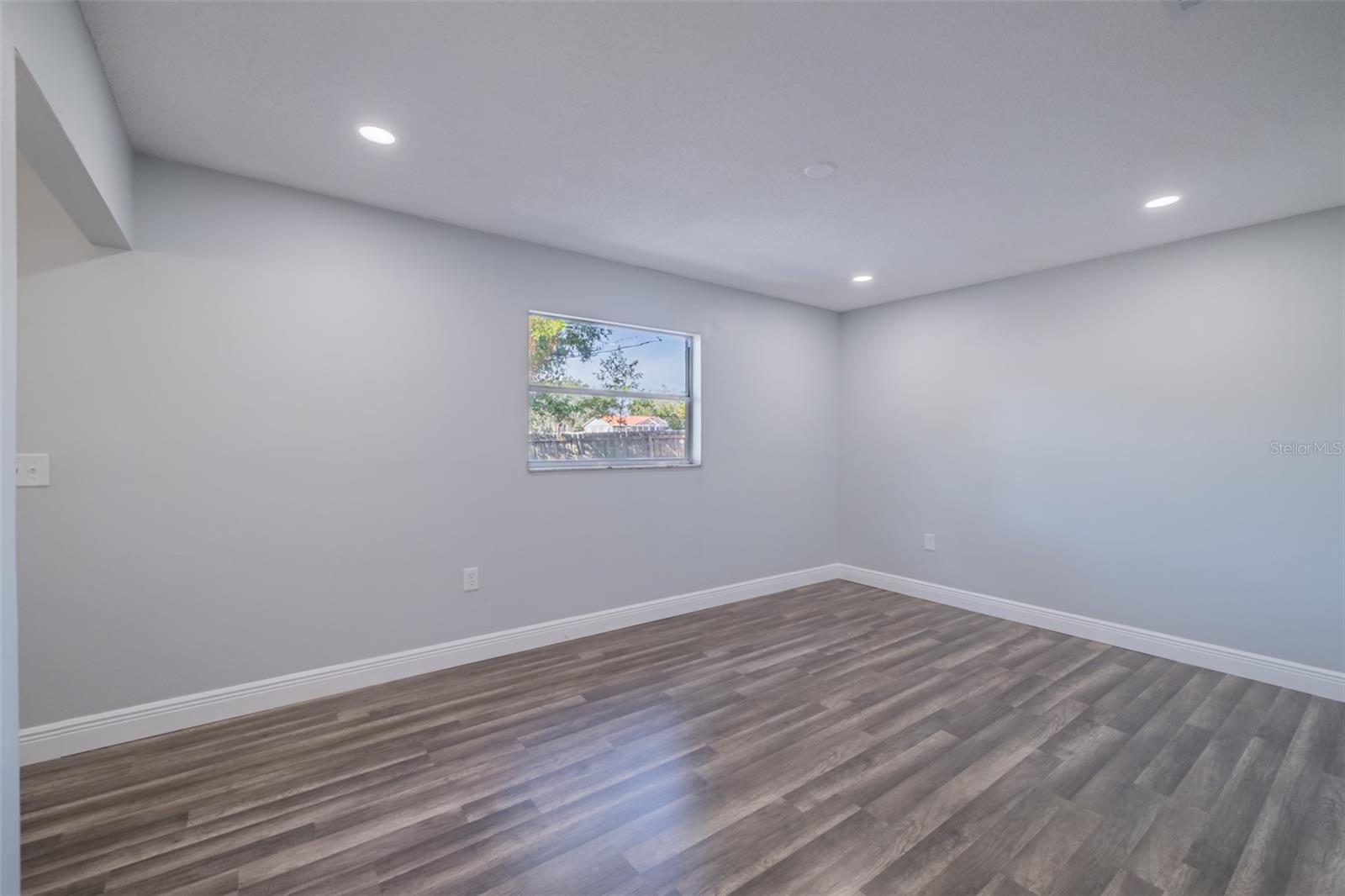 LAZY LANE ESTATES - Residential