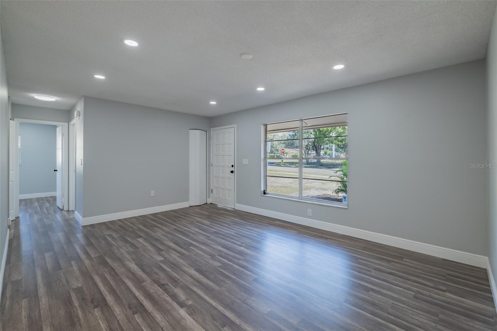 LAZY LANE ESTATES - Residential