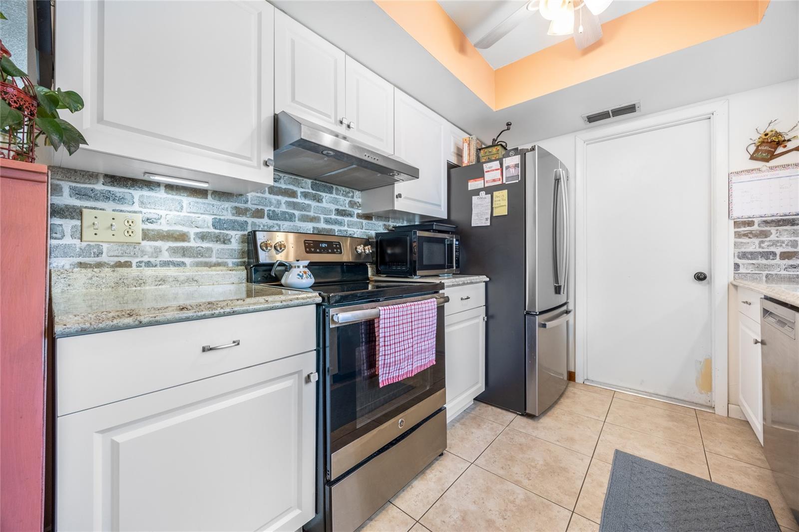 PALM CLAY - Residential