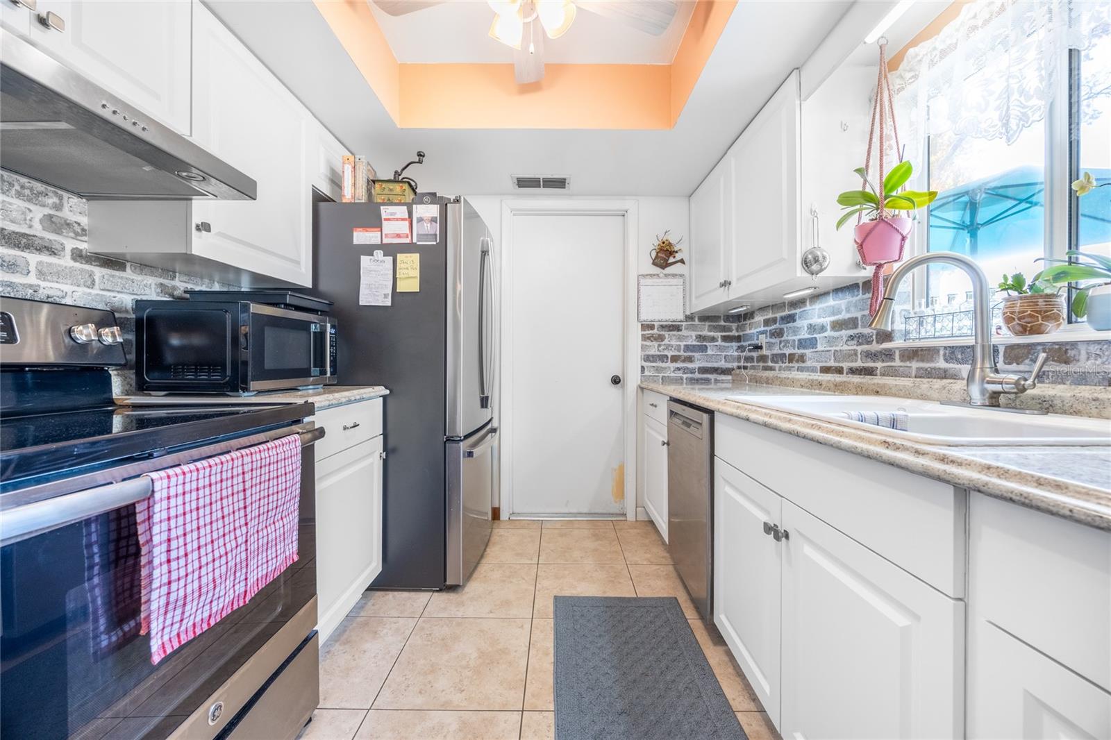 PALM CLAY - Residential