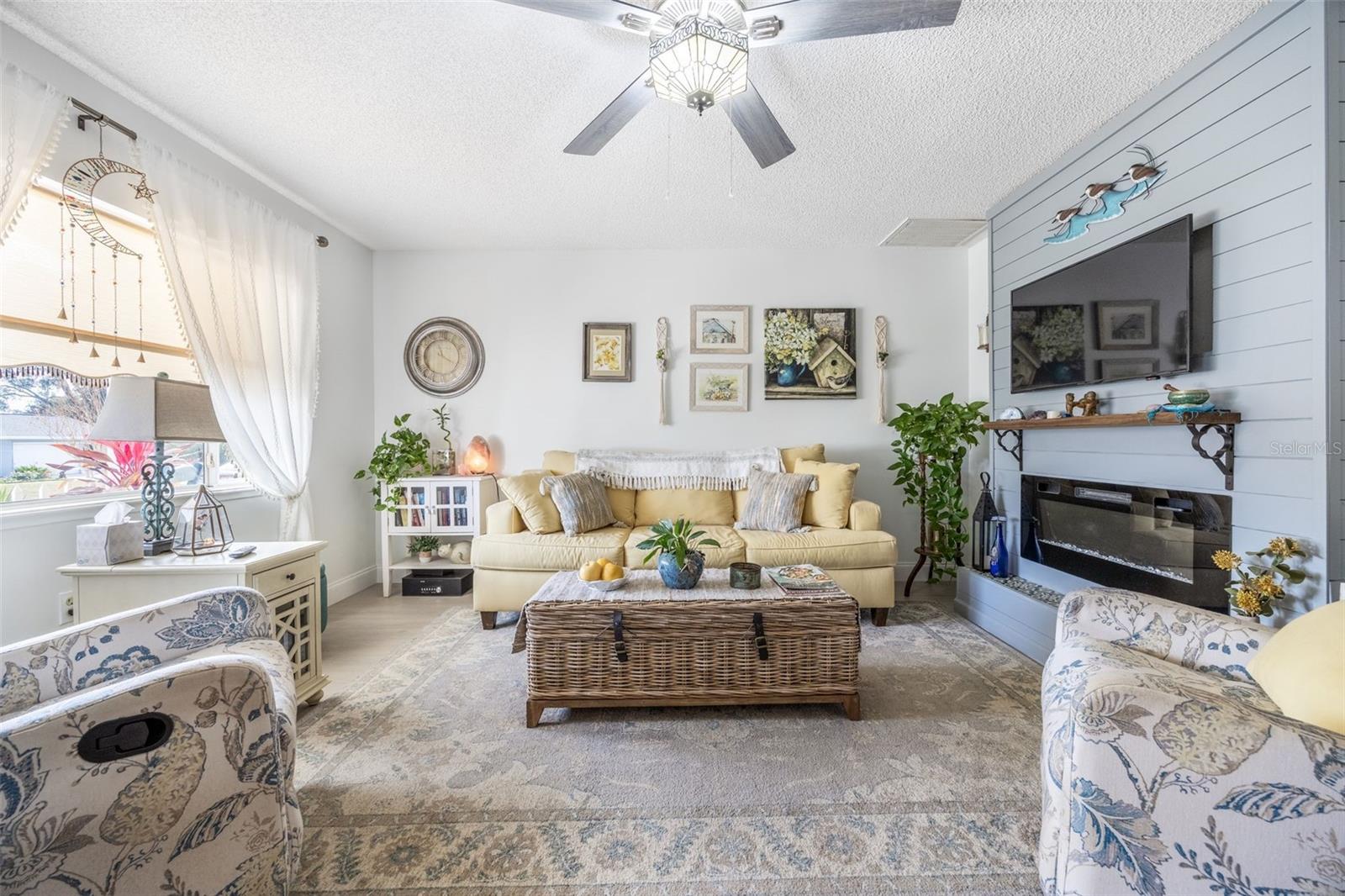 PALM CLAY - Residential