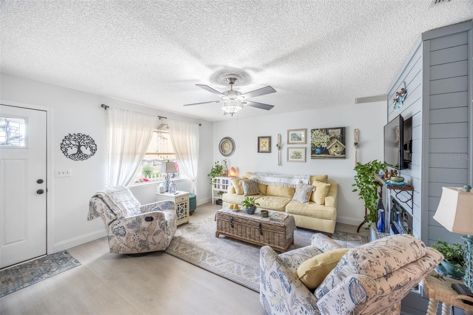 PALM CLAY - Residential