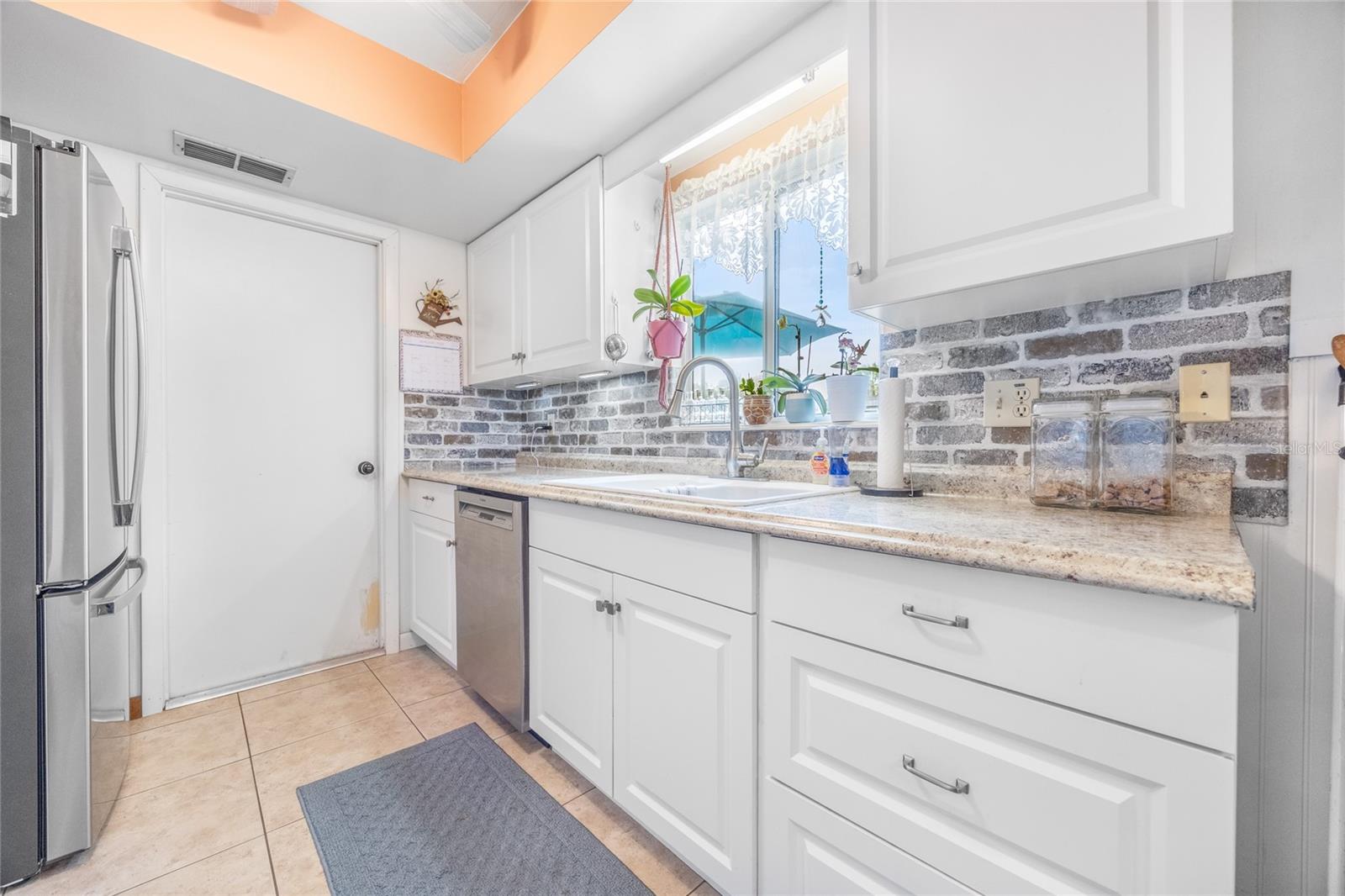 PALM CLAY - Residential