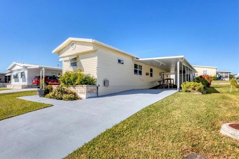 A home in ELLENTON