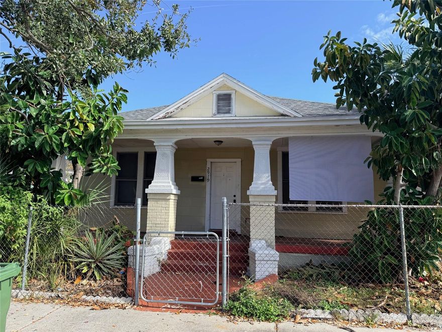 Large Tampa home with 3 bedrooms and 2 full baths. The home has a large living room dining combo, open kithchen and central AC. There are 3 big bedrooms with the master having it's own bathroom. The property has a covered porch, shed in back and is in close proximity to I-4, I-275, downtown Ybor and shopping.