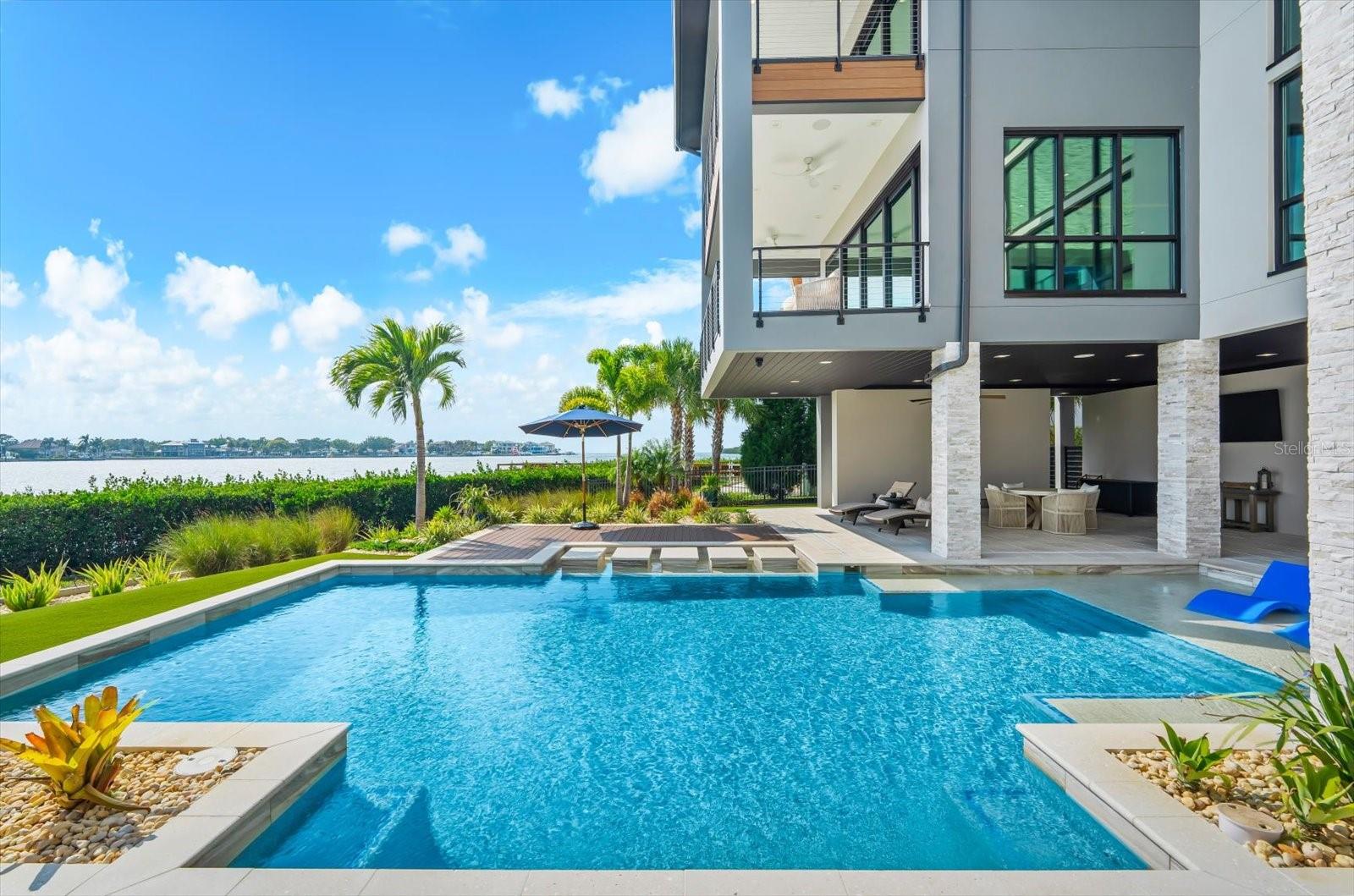 TOMAQUA - Residential