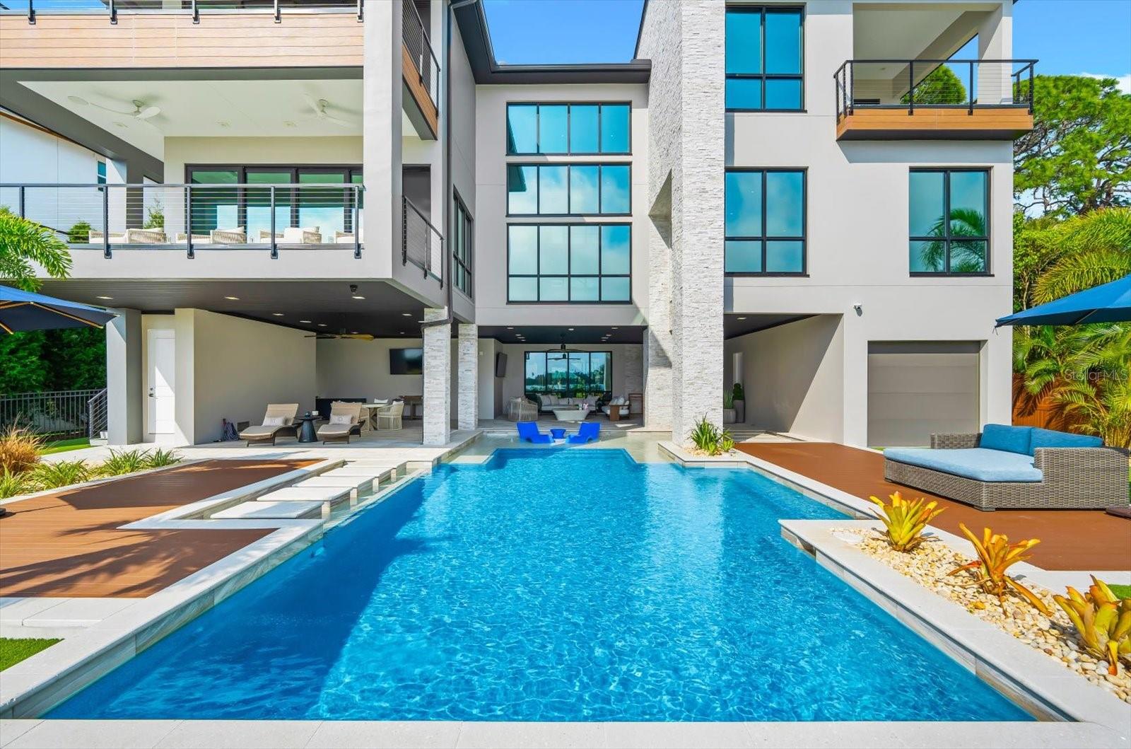 TOMAQUA - Residential