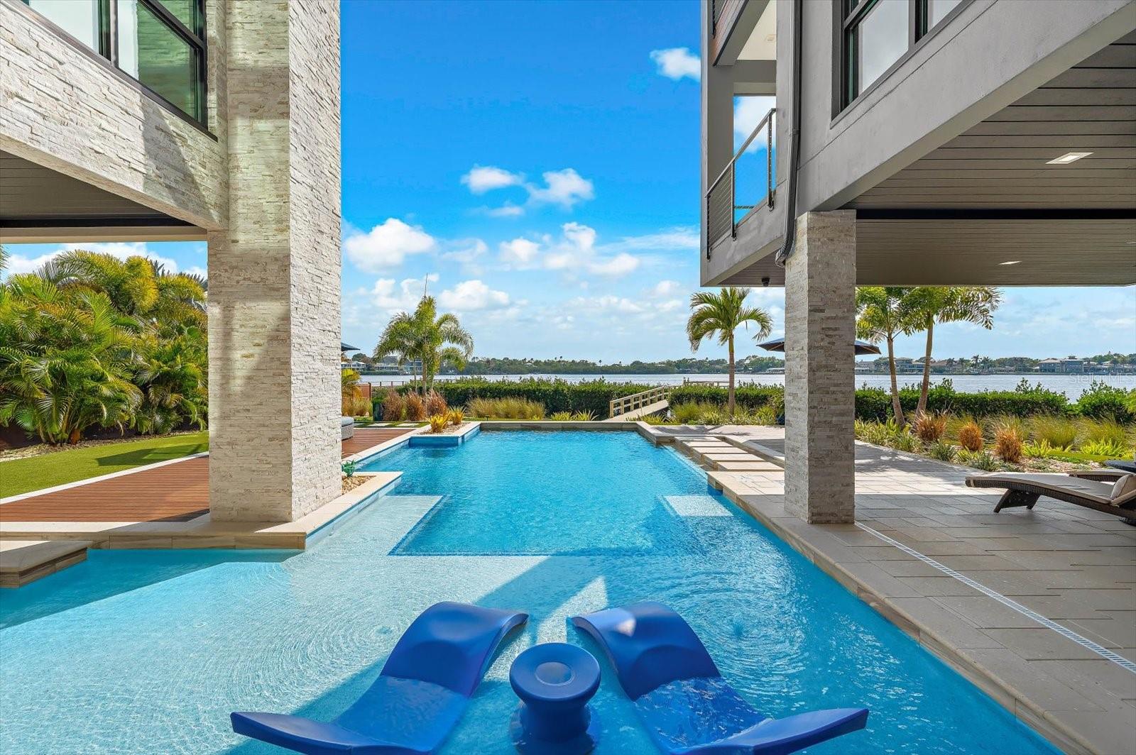 TOMAQUA - Residential