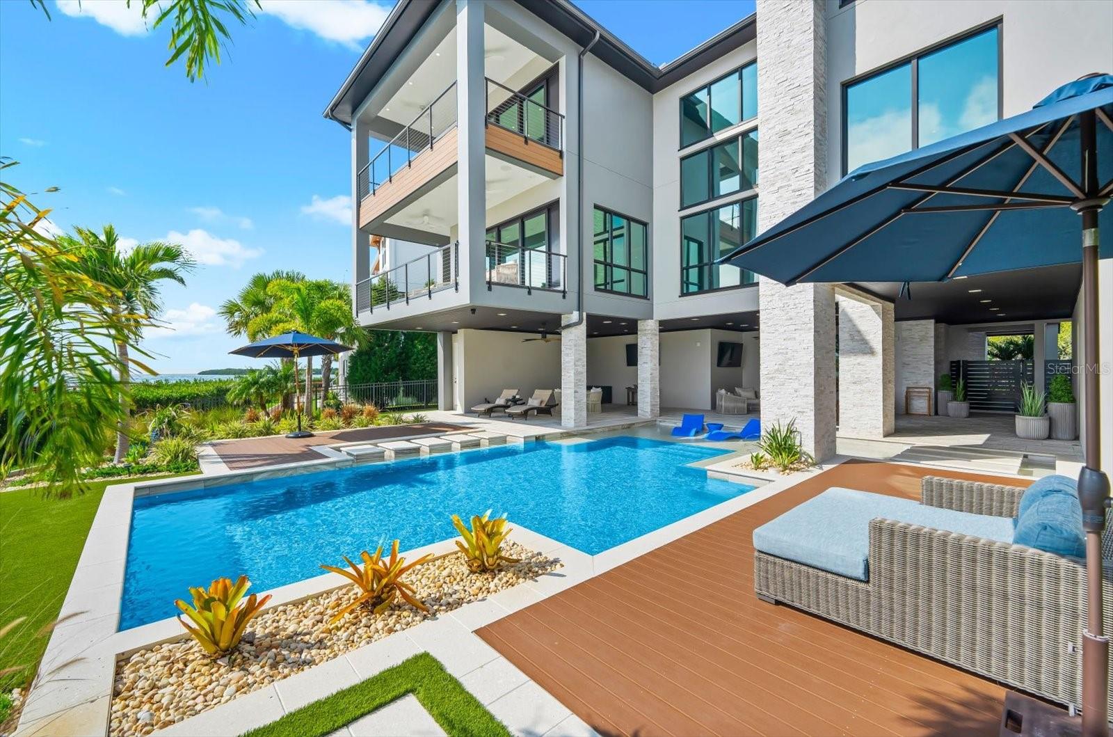 TOMAQUA - Residential