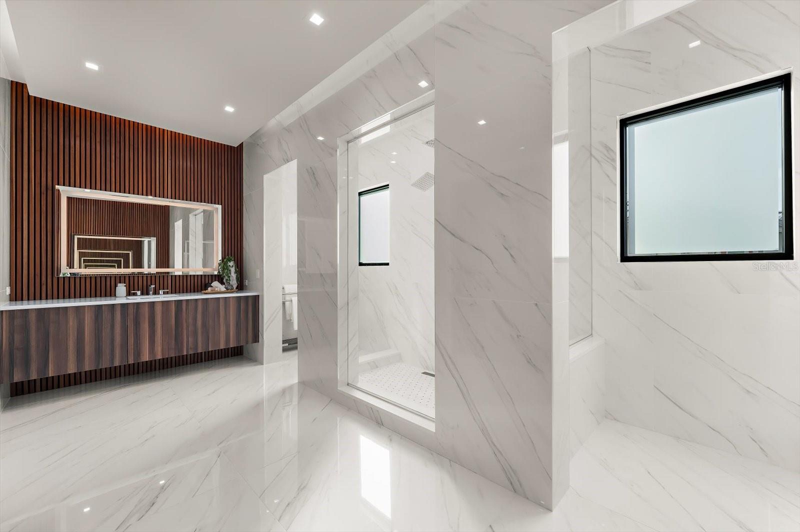 TOMAQUA - Residential