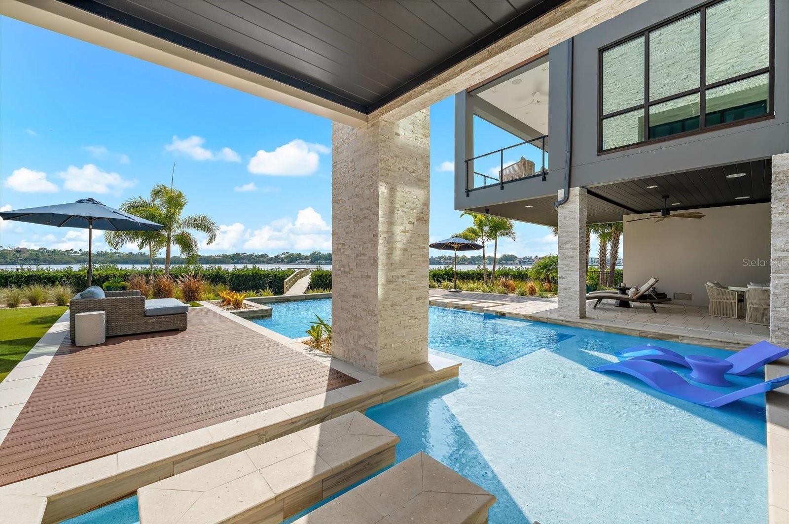 TOMAQUA - Residential