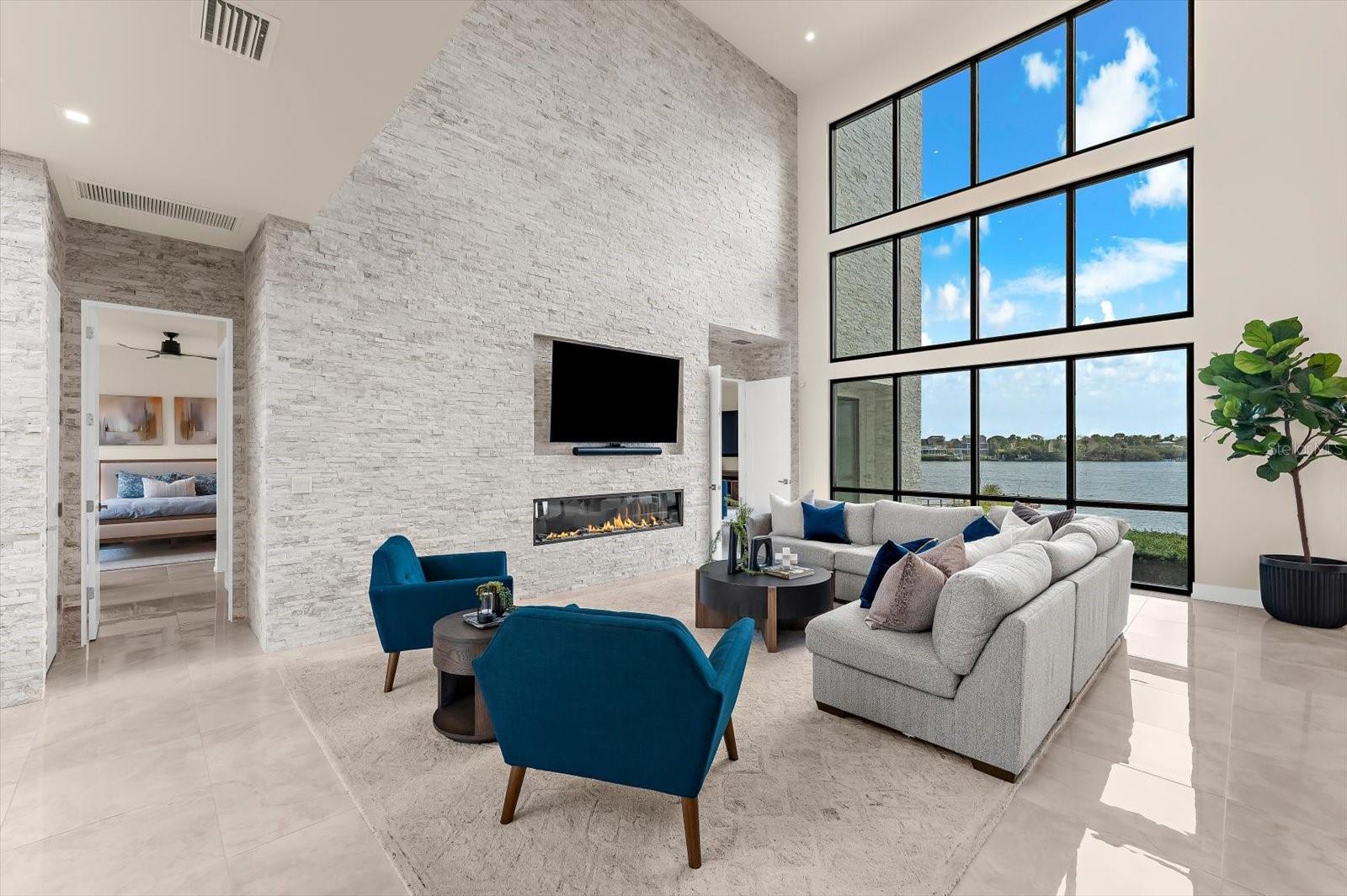 TOMAQUA - Residential