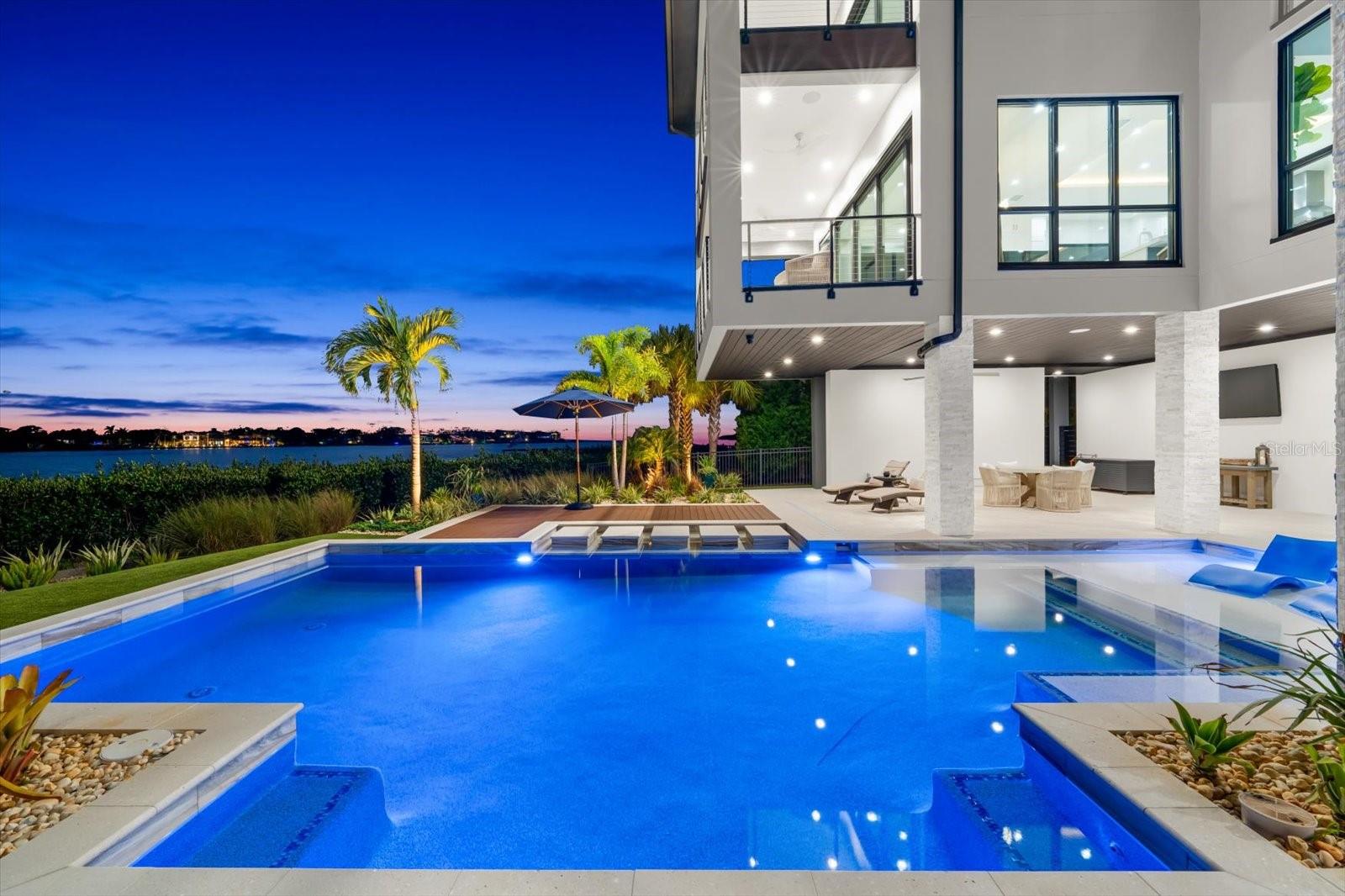 TOMAQUA - Residential