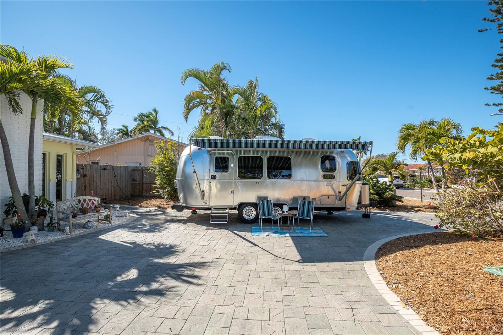 PASADENA ISLE - Residential