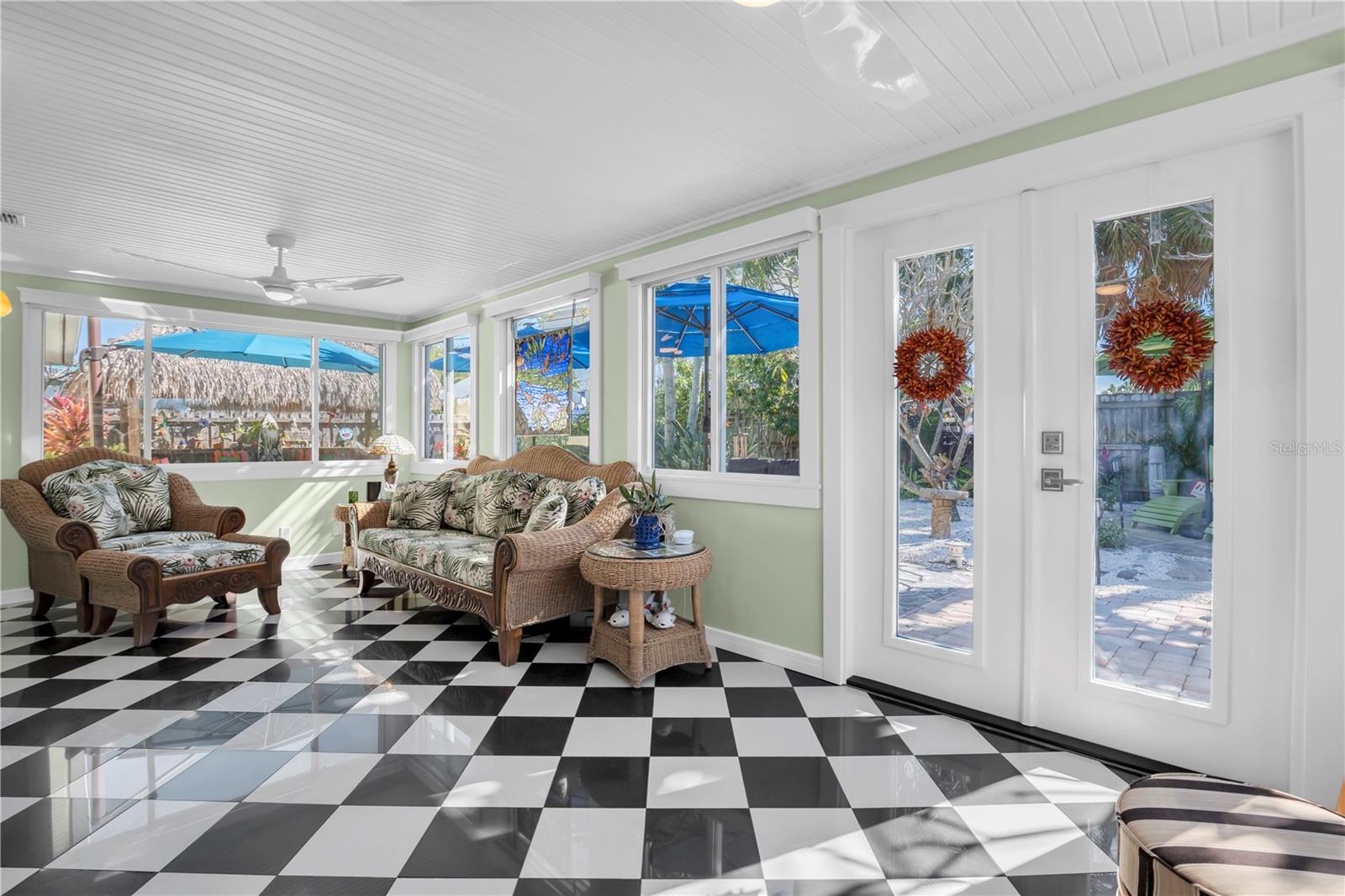 PASADENA ISLE - Residential