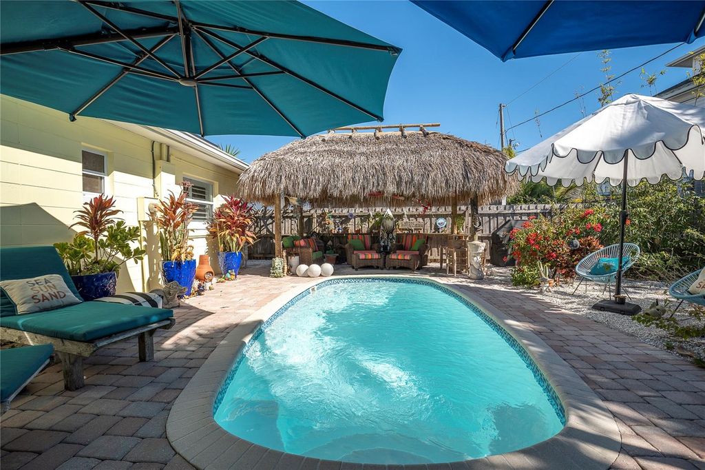 Photo of 6933 S Shore Drive S, St Petersburg, FL 33707 (MLS # TB8466852)