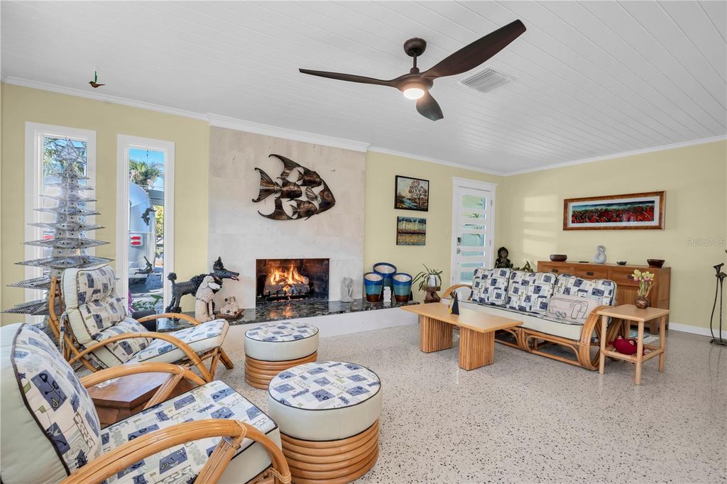 Photo of 6933 S Shore Drive S, St Petersburg, FL 33707 (MLS # TB8466852)