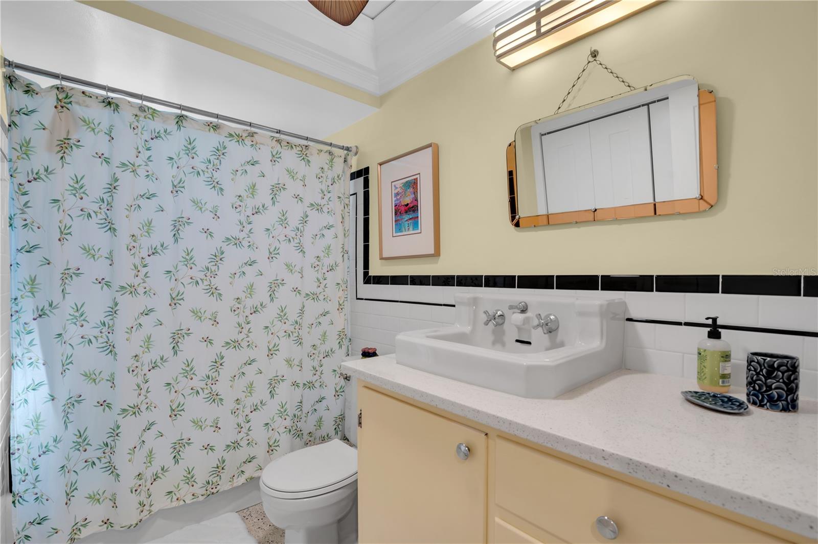 PASADENA ISLE - Residential