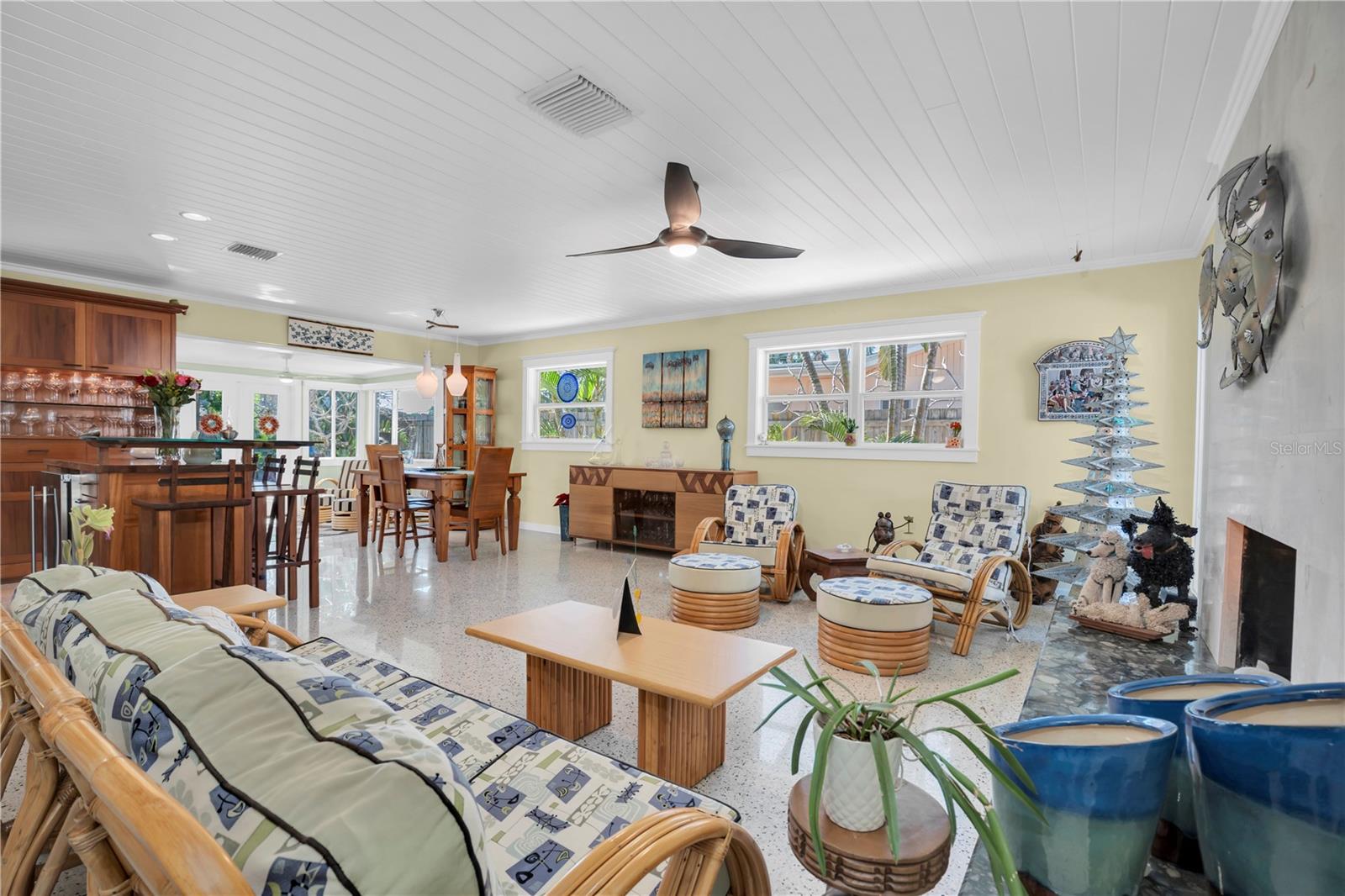 PASADENA ISLE - Residential