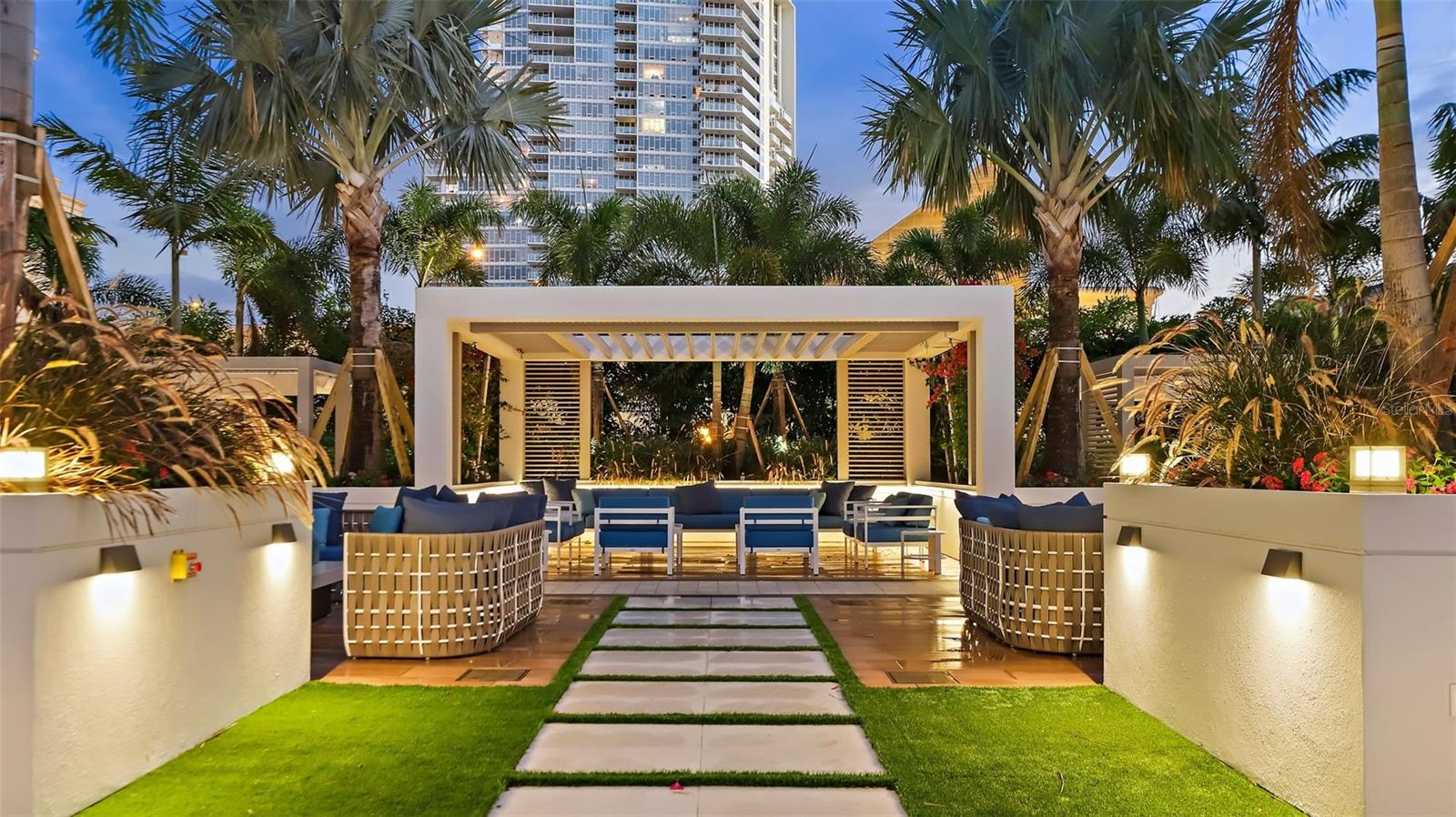 ONE ST. PETERSBURG - Residential Lease