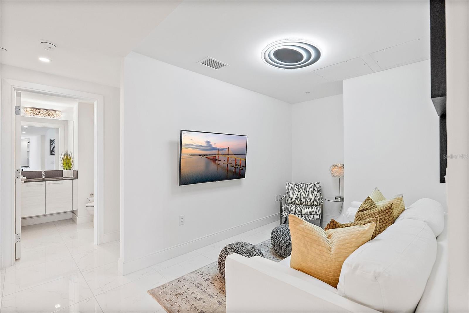 ONE ST. PETERSBURG - Residential Lease