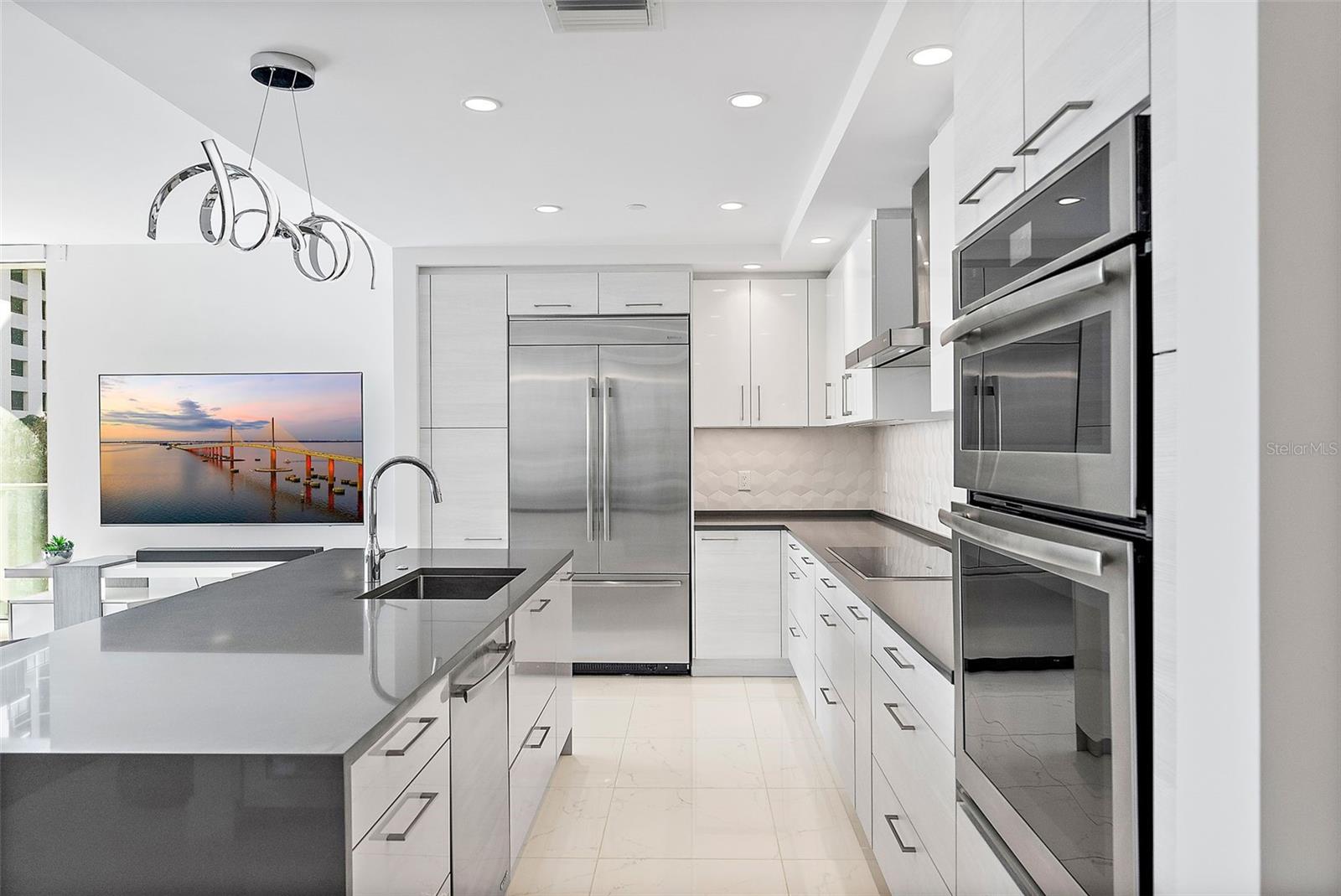 ONE ST. PETERSBURG - Residential Lease