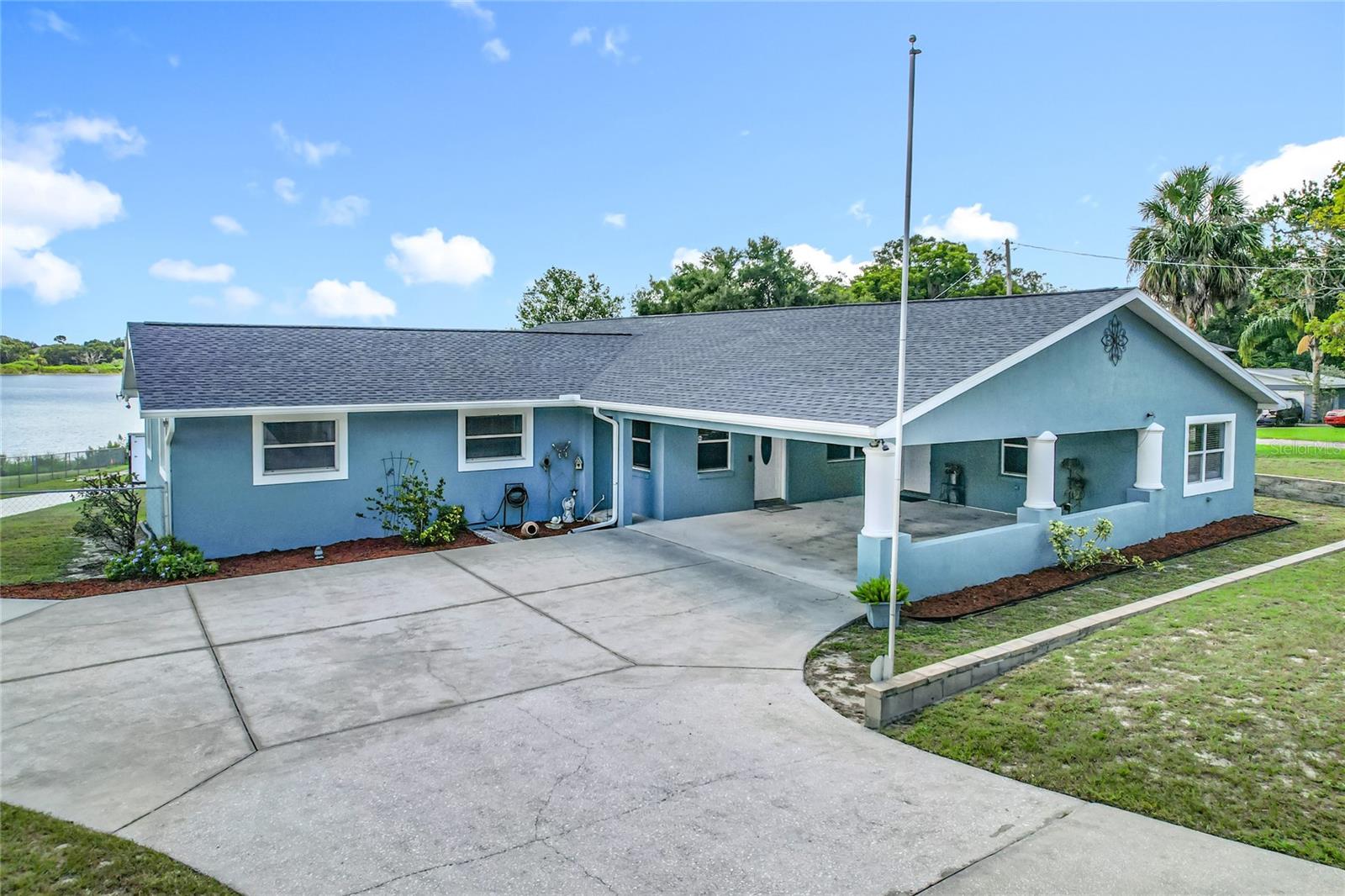 1200 LUCERNE LOOP