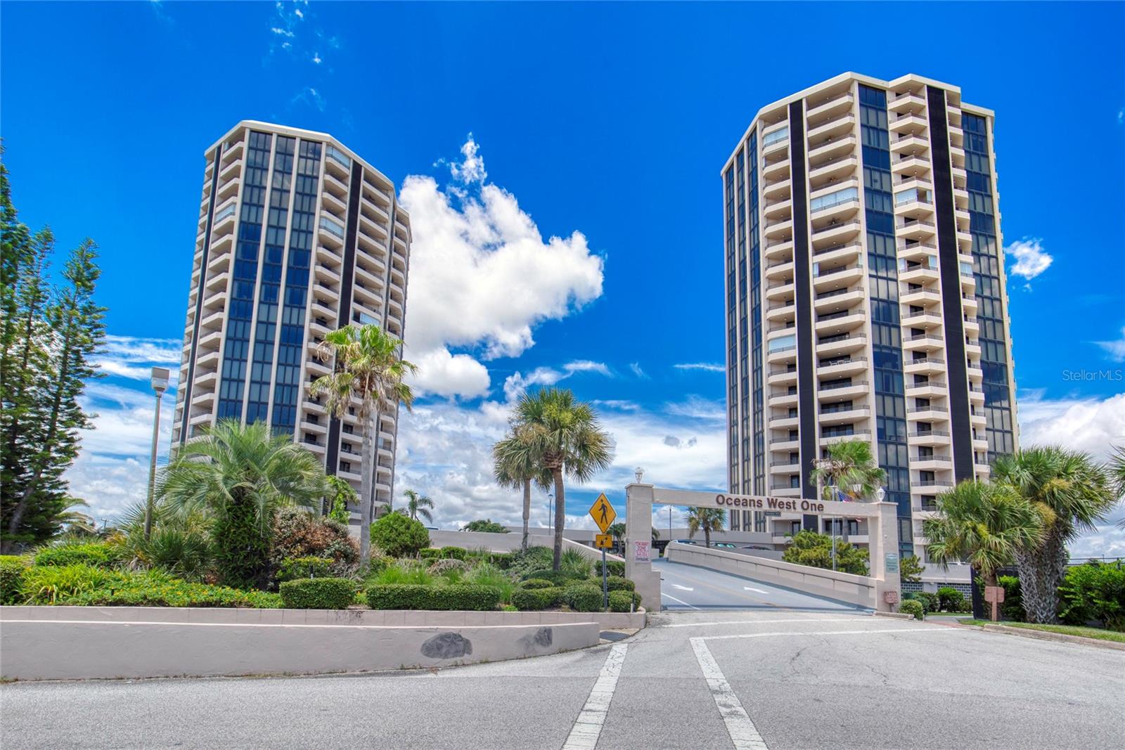 1 OCEANS WEST BOULEVARD 2A3