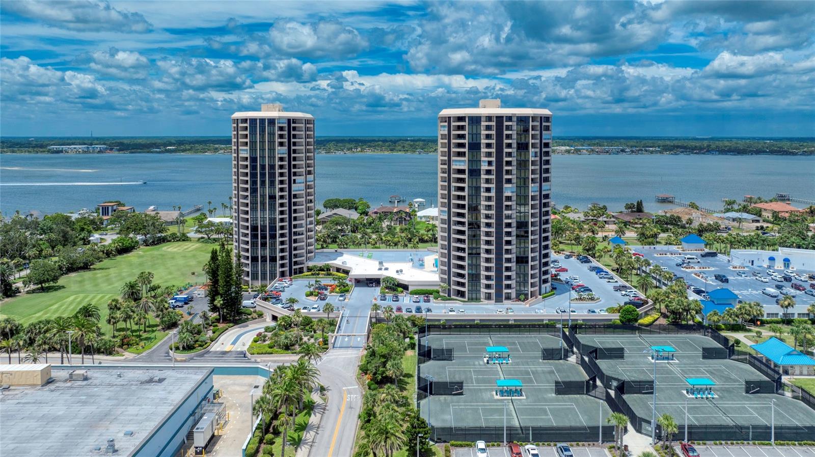 1 OCEANS WEST BOULEVARD 2A3