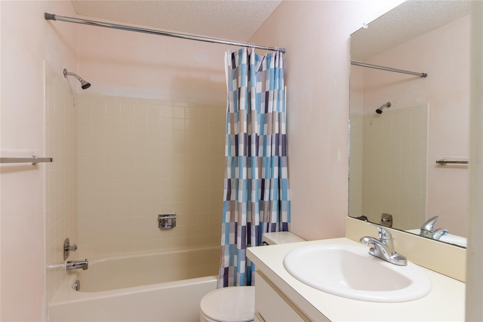 VILLAGE WOODS CONDO PH 03 - Residential