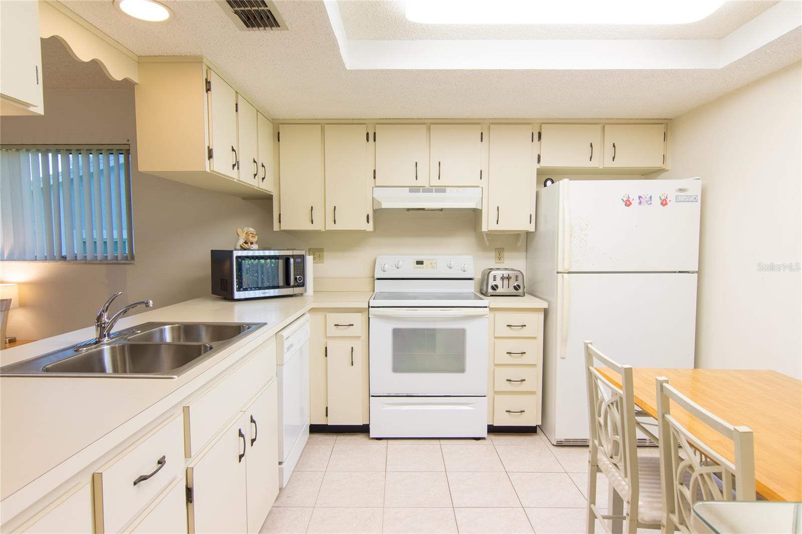 VILLAGE WOODS CONDO PH 03 - Residential