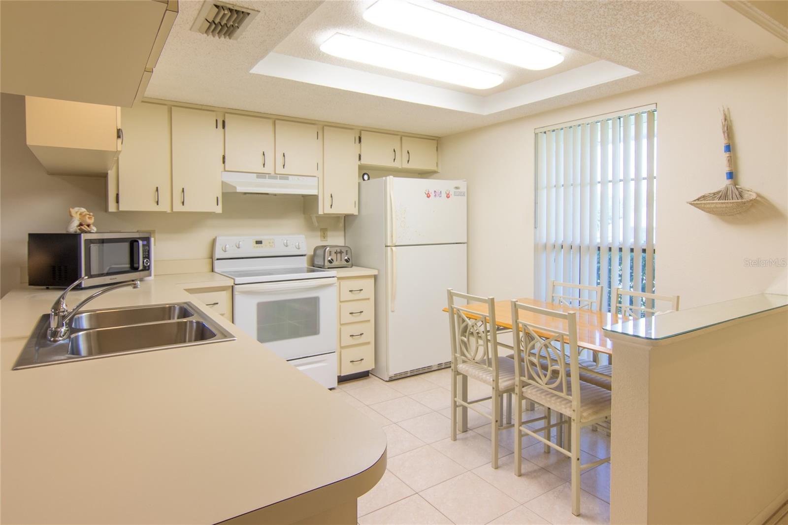 VILLAGE WOODS CONDO PH 03 - Residential