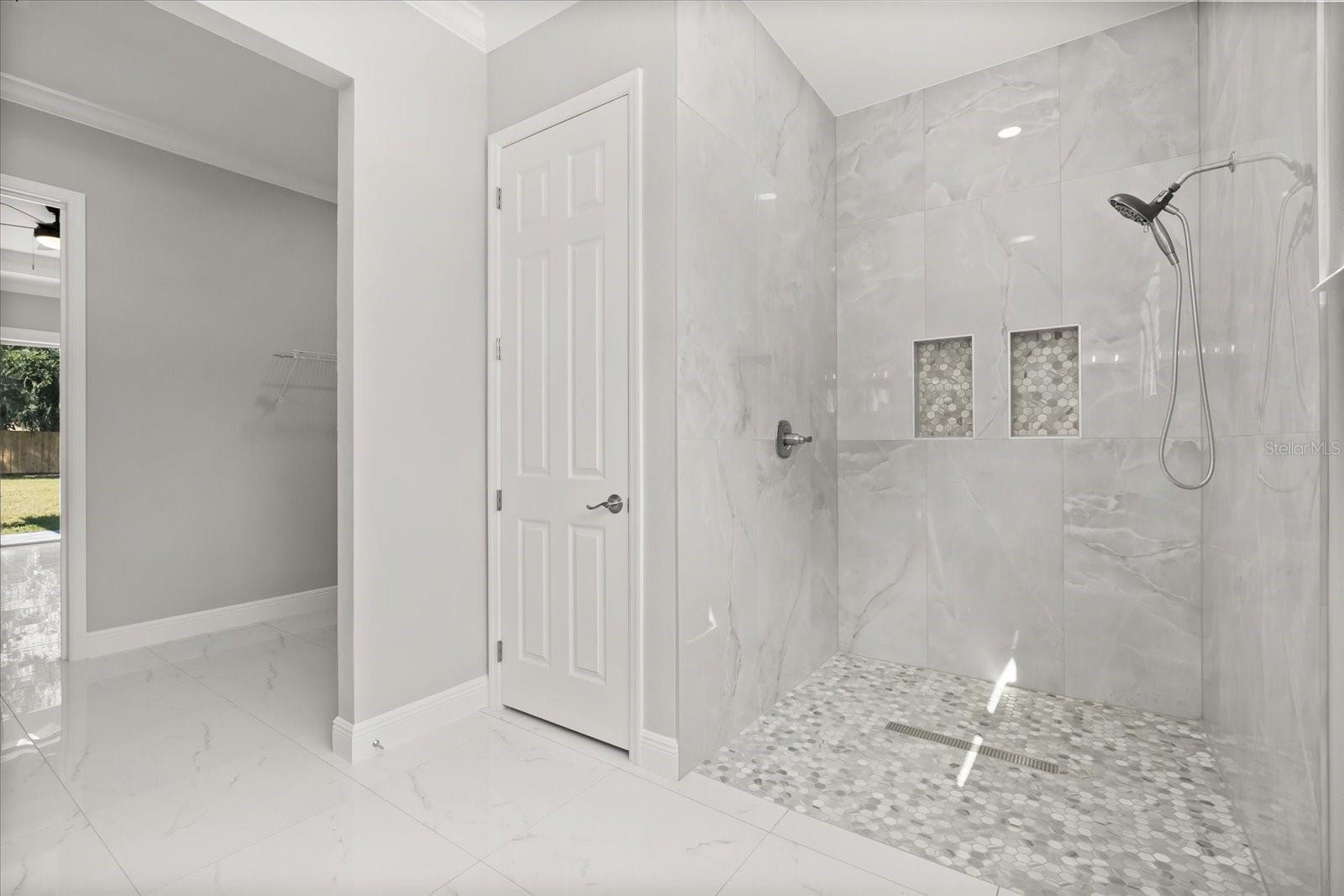 LEESBURG WATERS EDGE SUB - Residential